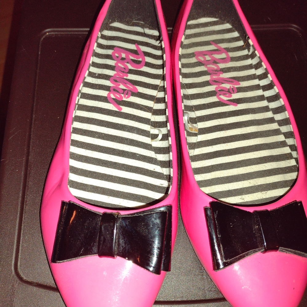 Pink flats